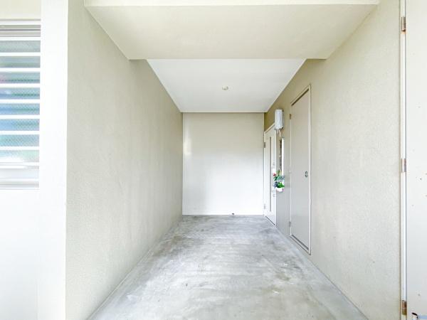 ミルコマンション宜野湾大山ビュー(玄関)