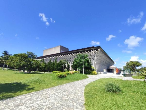アルファスマート国立劇場前(国立劇場・組踊公園)