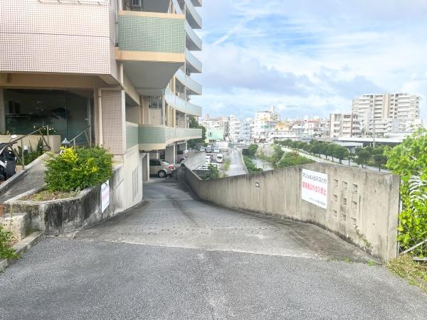 パラティーノ仲西(駐車場)