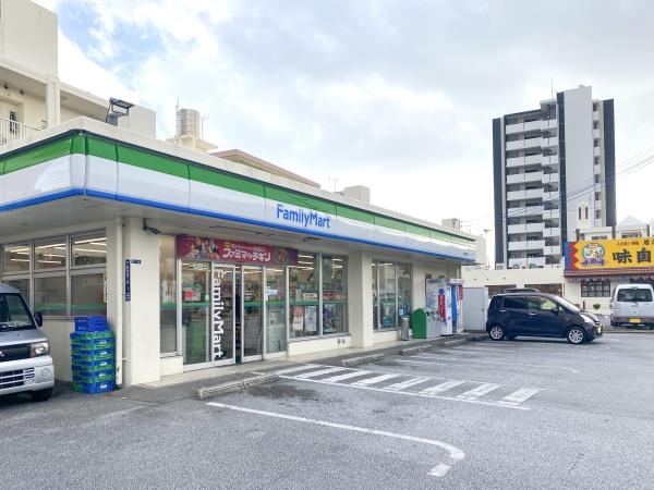 グランツ宮里(ファミリーマート沖縄宮里店)