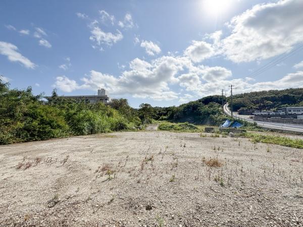 浦添市字沢岻の土地