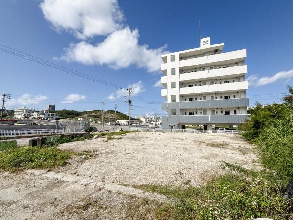 浦添市字沢岻の土地