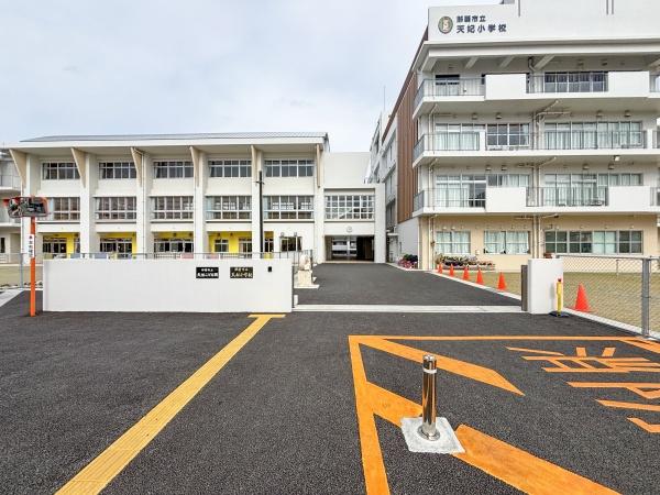 ニューライフ久米(天妃小学校)