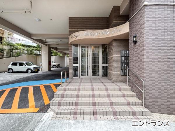 Ｆステージ牧志駅前