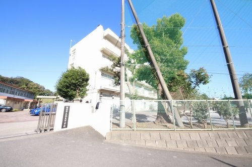 横浜市青葉区すみよし台の中古一戸建て(横浜市立奈良中学校)