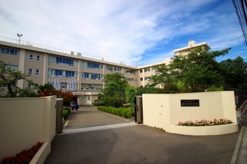 川崎市宮前区宮崎3丁目の土地(川崎市立宮前平中学校)