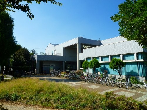 東急田園都市線「二子新地」新築分譲(川崎市立高津図書館)