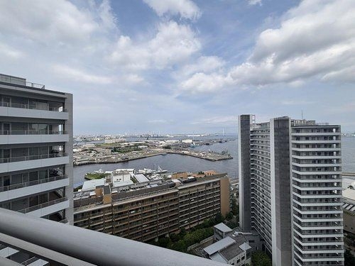 京急本線「京急東神奈川」コットンハーバータワーズベイウエスト
