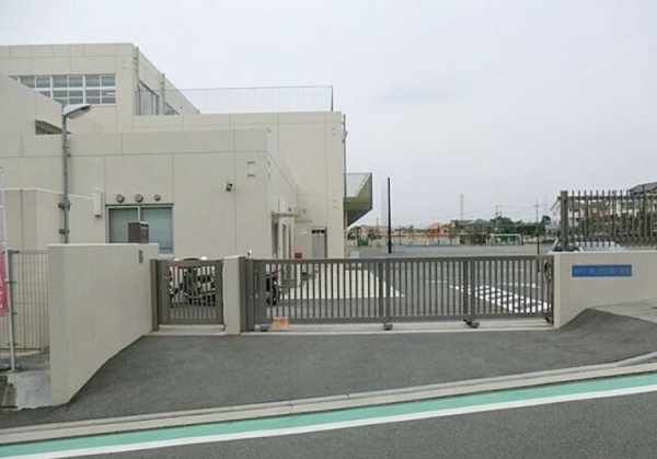 横浜市青葉区美しが丘西３丁目の土地(横浜市立美しが丘西小学校)