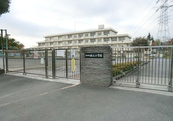 すすき野第二団地5-2号棟(横浜市立嶮山小学校)