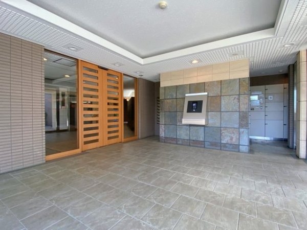 ジェイパーク向ヶ丘メイプルハウス(エントランス)