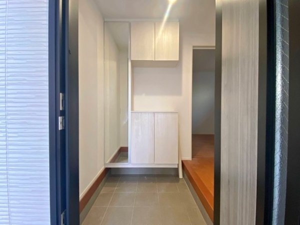 JR南武線「矢向」新築戸建て(玄関)