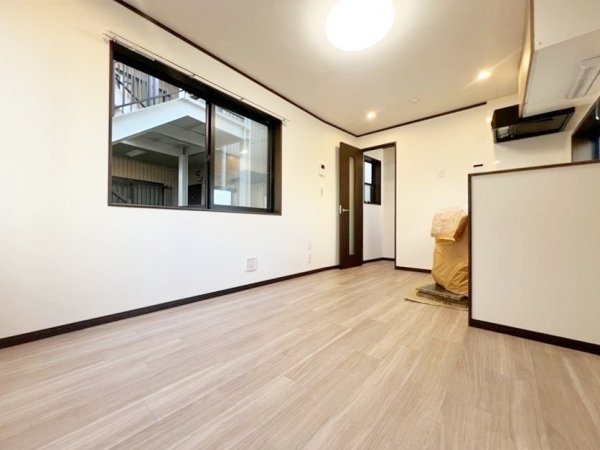 川崎市多摩区堰3丁目の中古一戸建て(リビング)
