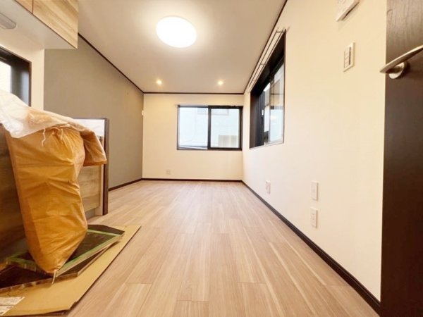 川崎市多摩区堰3丁目の中古一戸建て(リビング)