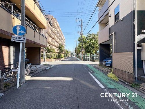 川崎市川崎区四谷上町の中古一戸建て(前面道路含む現地写真)
