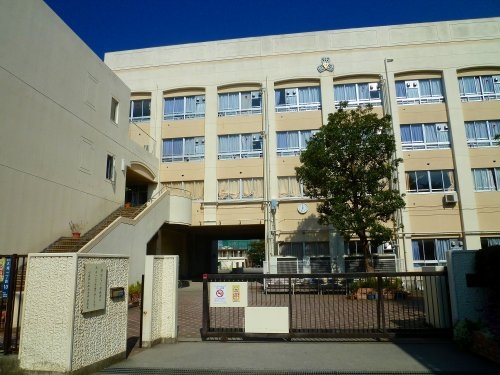 朝日クレス・パリオ溝の口(川崎市立西高津中学校)