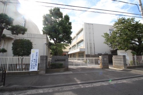 横浜市港北区日吉６丁目の中古一戸建て(川崎市立日吉中学校)