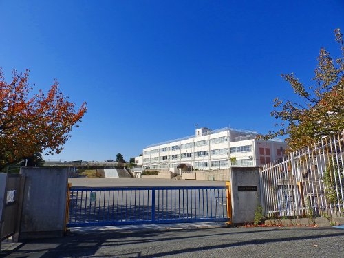 バースヒル溝の口リベルテB(川崎市立新作小学校)