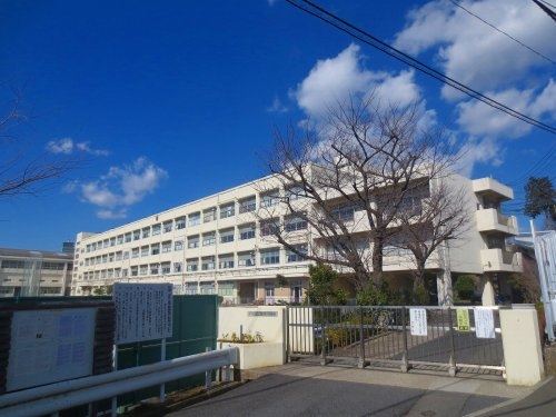 横浜市港北区篠原東３丁目の土地(横浜市立篠原中学校)