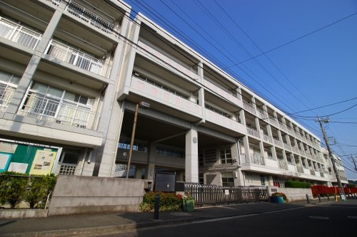 横浜市港北区仲手原２丁目の中古一戸建て(横浜市立神奈川中学校)