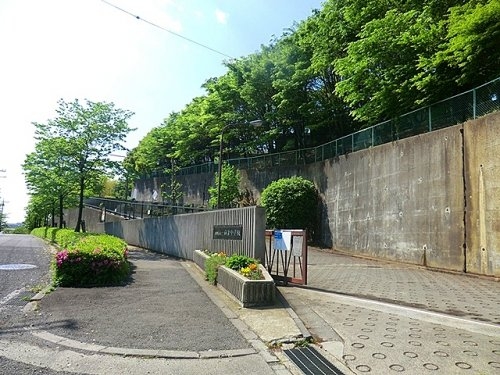 小田急線「読売ランド前」新築分譲(川崎市立南菅中学校)