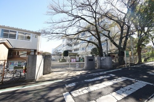 レイディアントシティ向ヶ丘遊園フランス街区(川崎市立三田小学校)