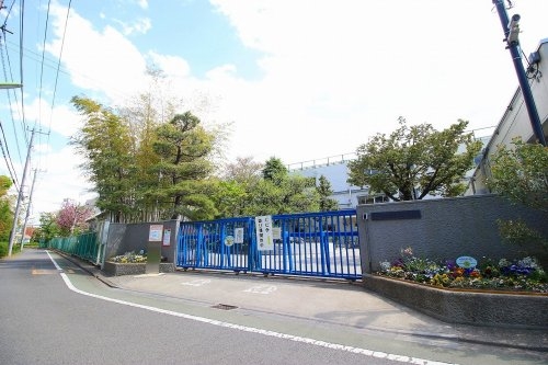 世田谷区喜多見３丁目の中古一戸建て(世田谷区立喜多見小学校)