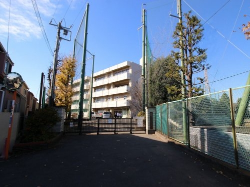 横浜市神奈川区六角橋２丁目の土地(横浜市立六角橋中学校)