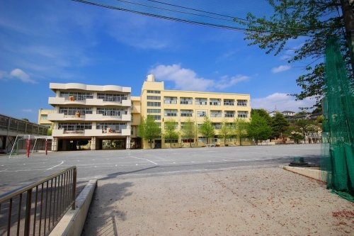 コートハウス日吉本町(横浜市立駒林小学校)