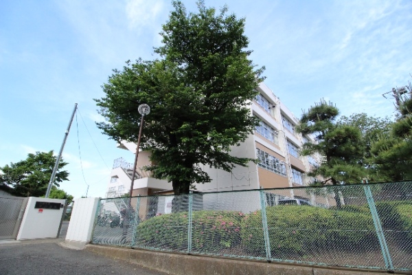 川崎市宮前区神木２丁目の土地(川崎市立平小学校)
