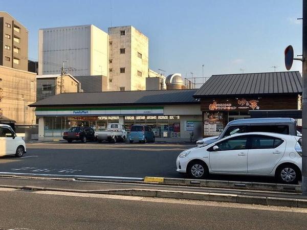 ライジングコート京都西院フロンティア(ファミリーマート西大路花屋町店)