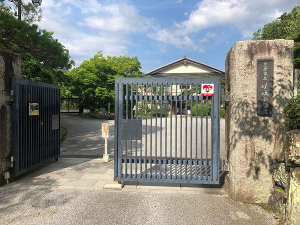 京都市右京区嵯峨大覚寺門前六道町の土地(京都市立嵯峨小学校)