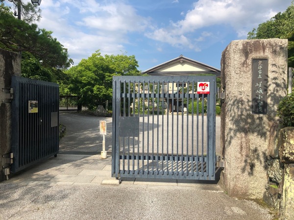 京都市右京区嵯峨観空寺明水町の土地(京都市立嵯峨小学校)