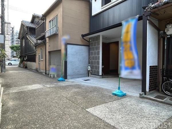 京都市上京区西五辻東町の中古一戸建て(前面道路含む現地写真)