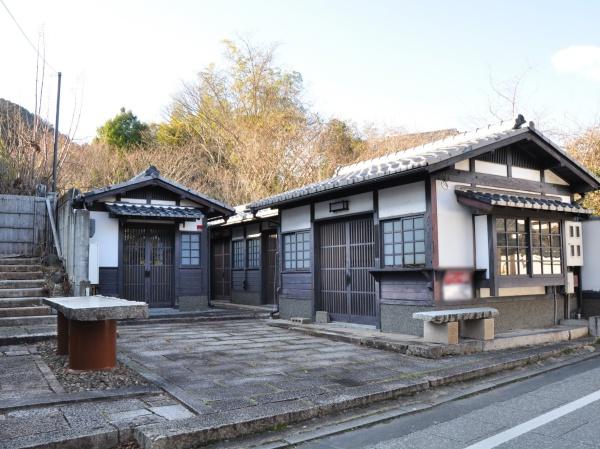 右京区嵯峨鳥居本小坂町　店舗