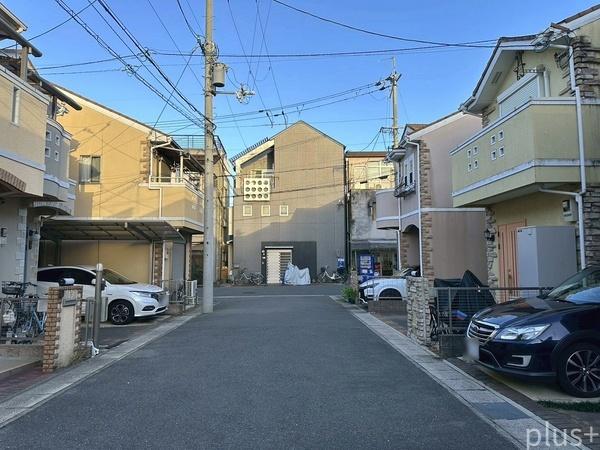 京都市右京区嵯峨中又町の中古一戸建て(前面道路含む現地写真)