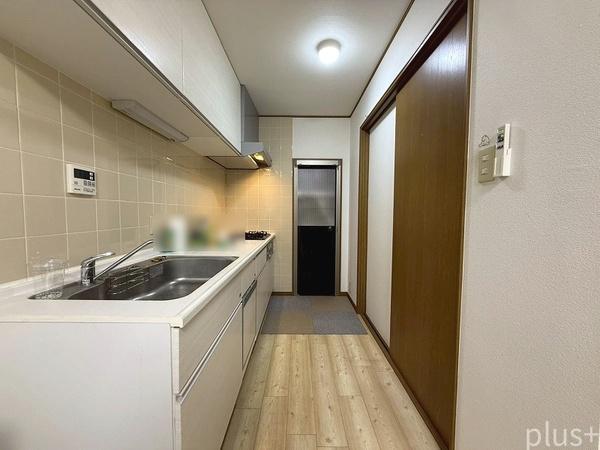 原谷乾町の3階建
