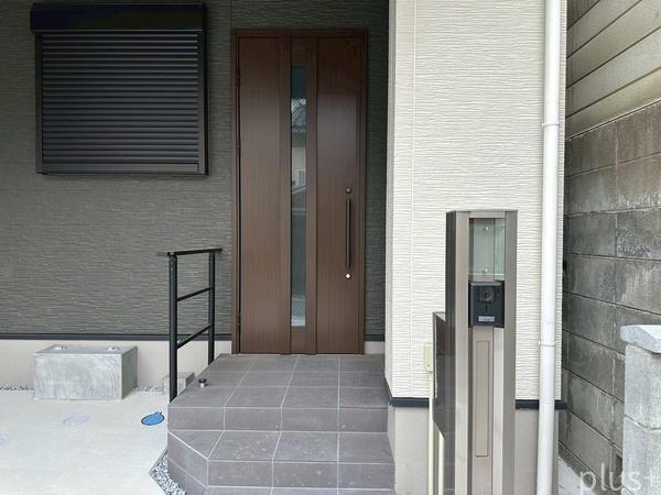 右京区常盤窪町 新築戸建(玄関)