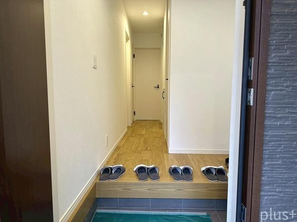 右京区常盤窪町 新築戸建(玄関)