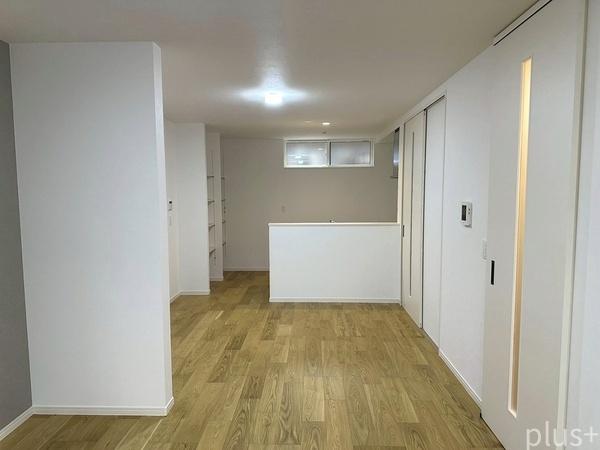 右京区常盤窪町 新築戸建(リビング)