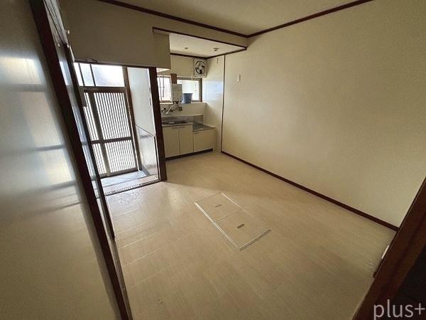 右京区西京極前田町　中古テラス