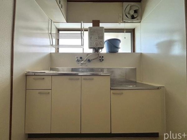 右京区西京極前田町　中古テラス