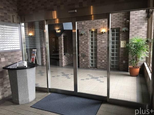 ファミール西院