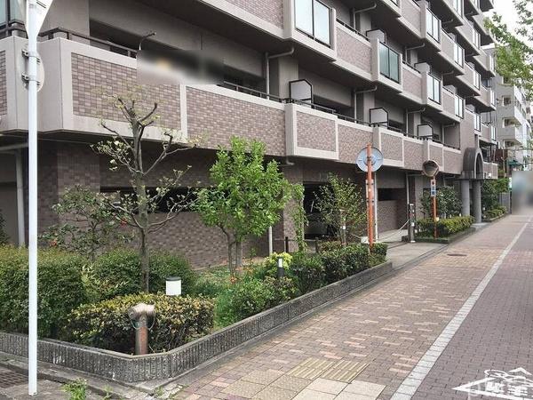 ファミール西院