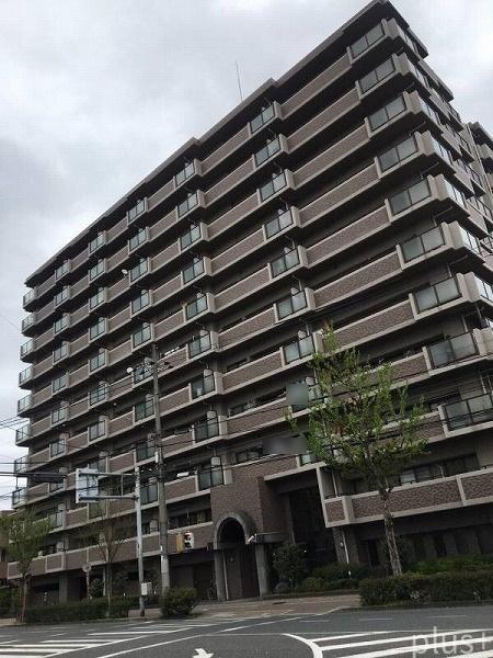 ファミール西院