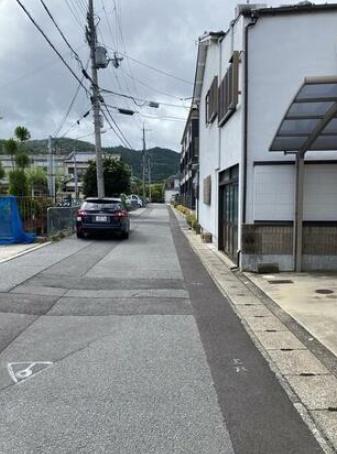 京都市右京区梅津罧原町の中古一戸建て(前面道路含む現地写真)
