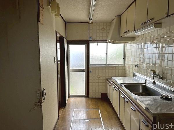 右京区太秦堀池町　中古テラスハウス