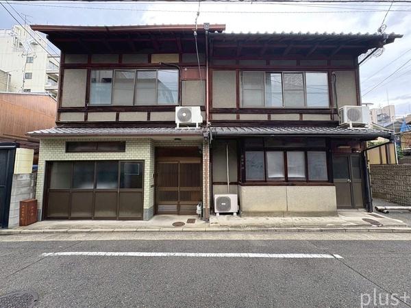 主税町2軒並びの京町家