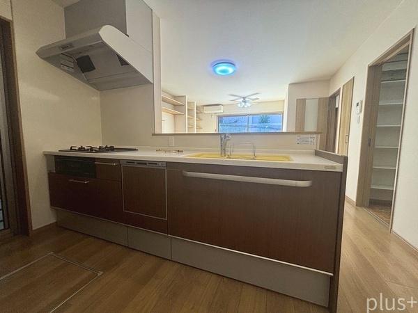 京都市右京区嵯峨折戸町の中古一戸建て(キッチン)