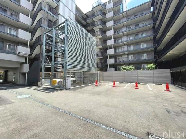 プレミスト京都西院(駐車場)